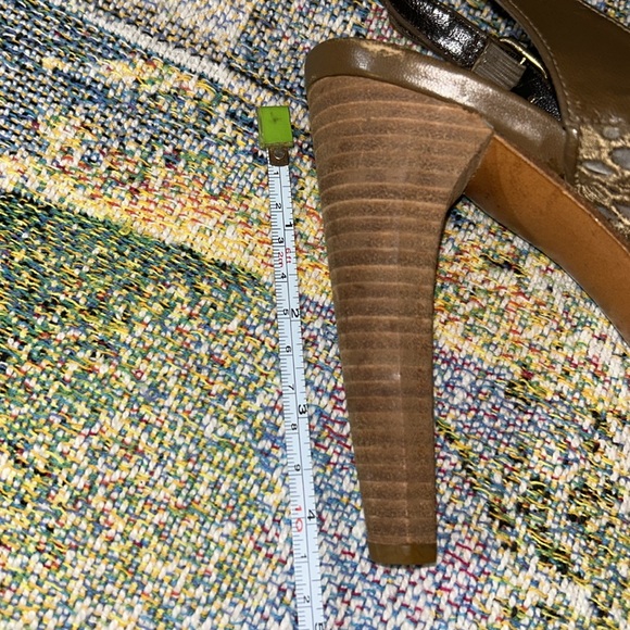 Stuart Weitzman Size 7.5 Peeptoe Heels - Picture 11 of 12